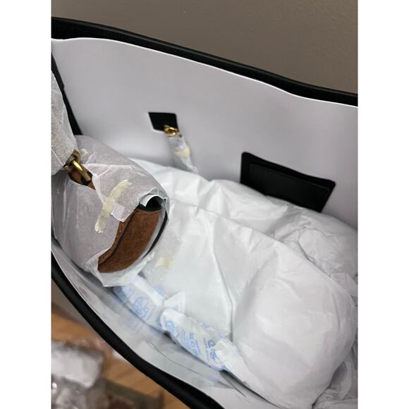 Marc Jacobs

Large Suede Hobo Bag - Picture 8 of 13